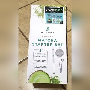 Jade Leaf Modern Matcha 3pc Strater Set (Electric Whisk, Scoop, & Sifter)